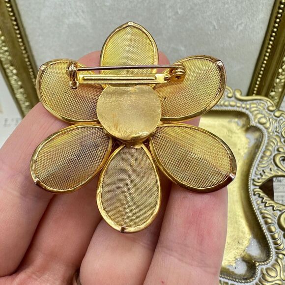 Vintage Mesh Flower Brooch Gold Tone Floral Pin - Picture 3 of 3